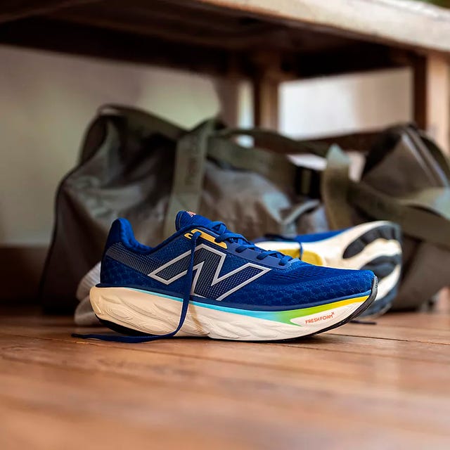 las zapatillas de running new balance fresh foam x 1080 v14 en color azul