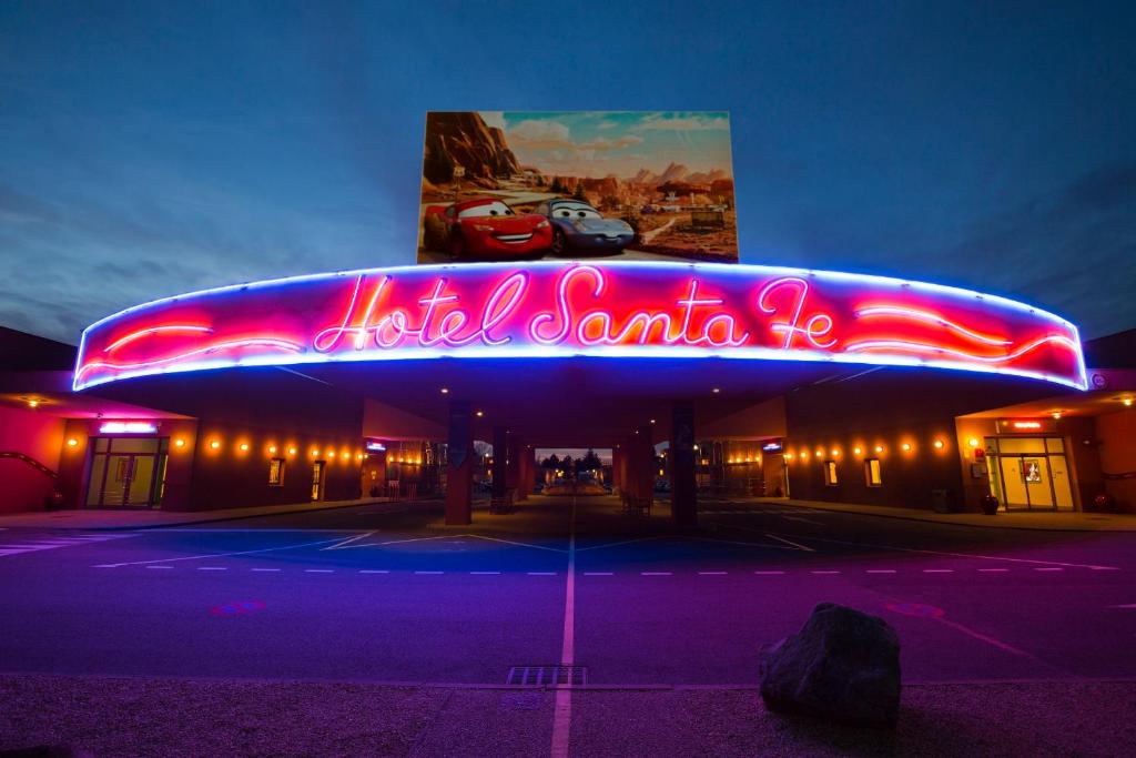 nearest hotel to disneyland paris