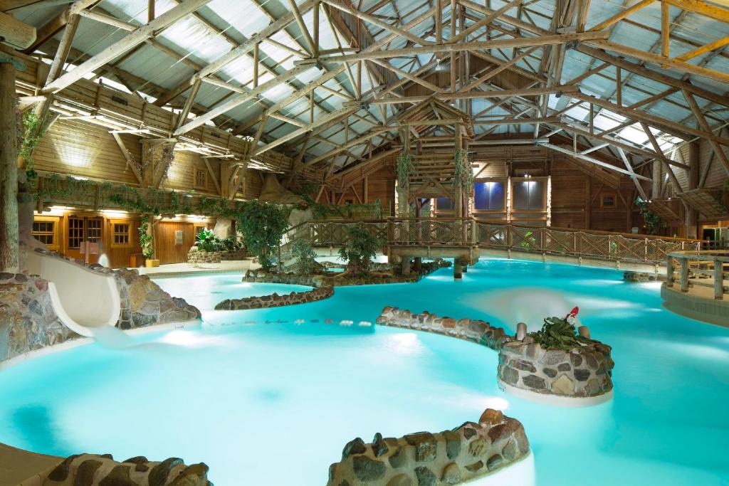 nearest hotel to disneyland paris