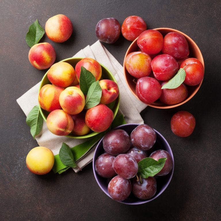 los melocotones y nectarinas son frutas del verano con muchos beneficios por su potasio