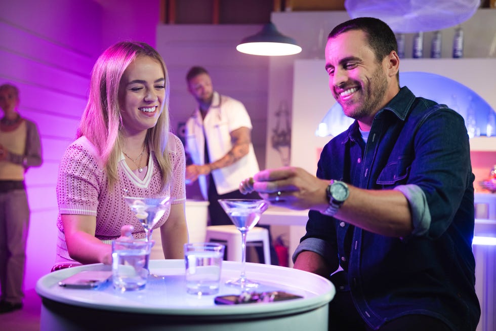 holly hoyland and andrew rodwell in neighbours