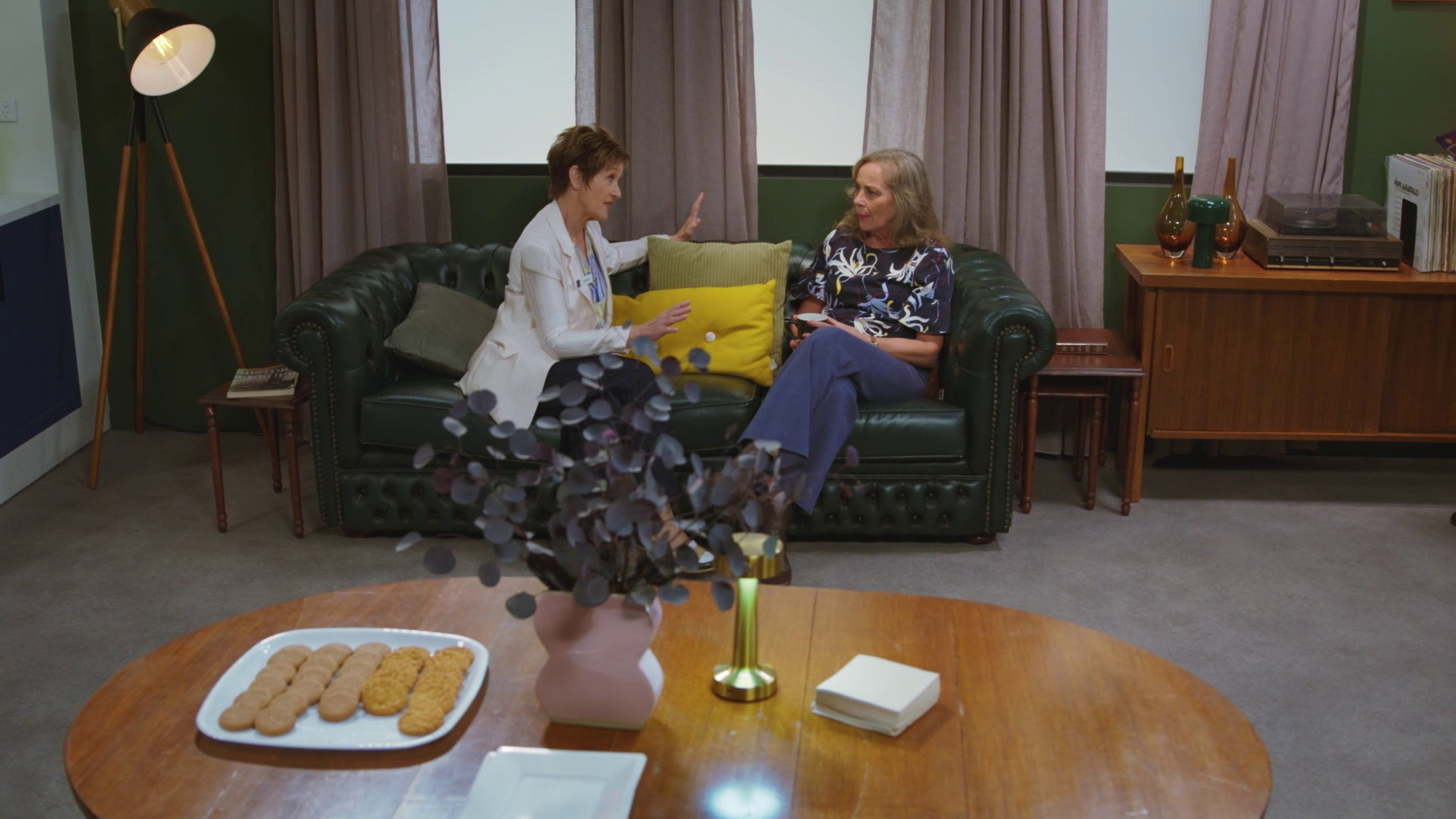 susan kennedy and jane harris in neighbours