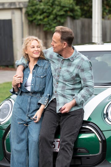 scott and charlene robinson return in neighbours
