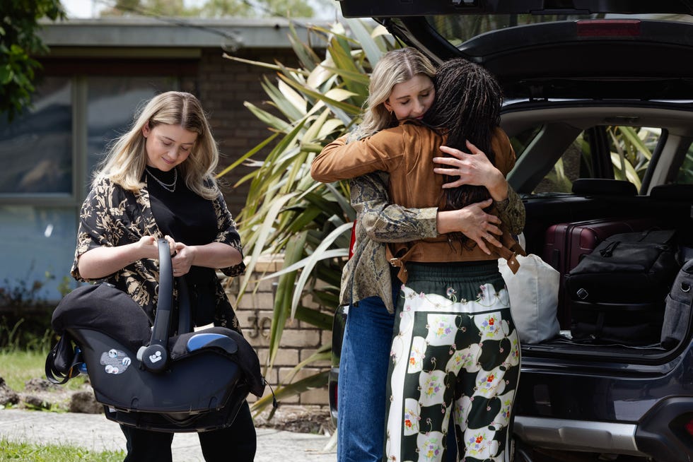 cara and remi varga murphy with chelsea murphy in neighbours