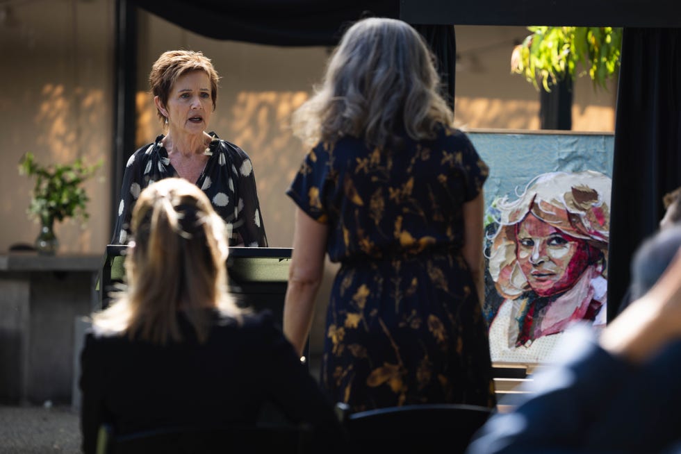 amanda harris's memorial service in neighbours
