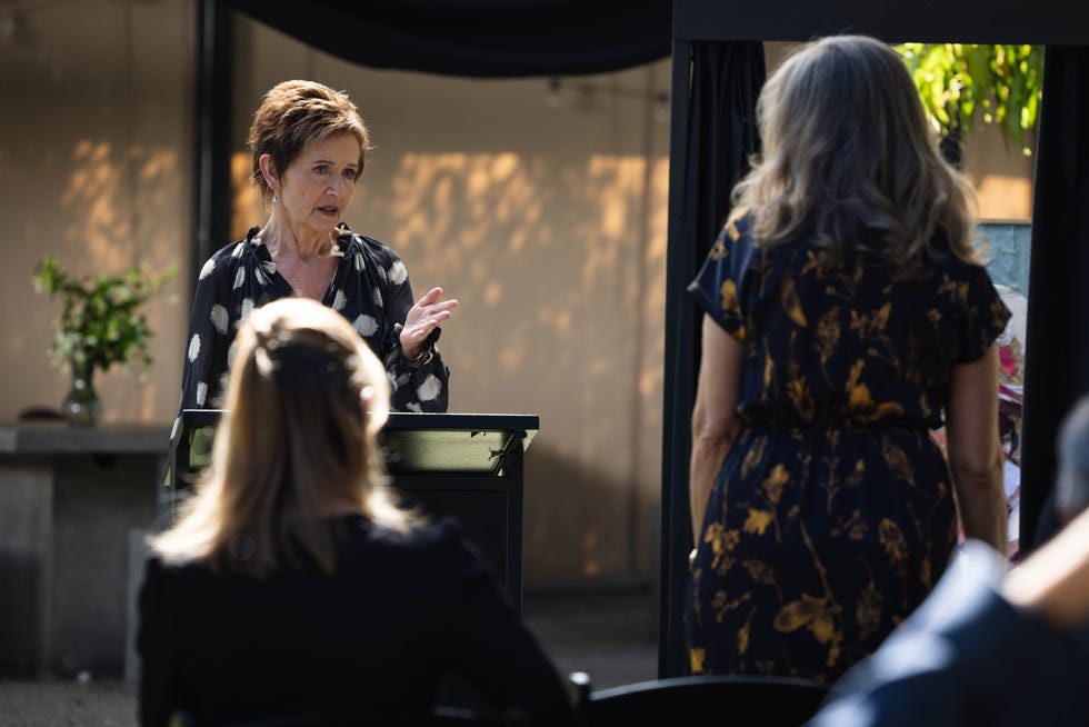 amanda harris's memorial service in neighbours