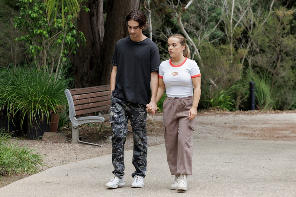 Max Ramsay and Holly Hoyland in Neighbours max ramsay and holly hoyland in neighbours