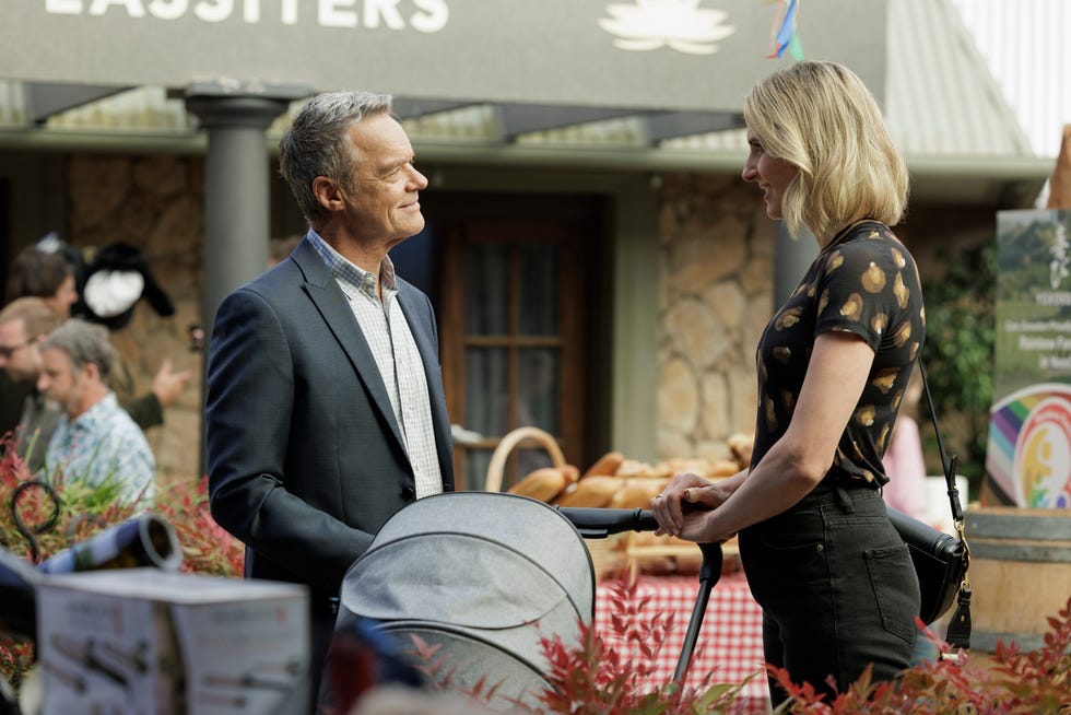 paul robinson and chelsea murphy in neighbours