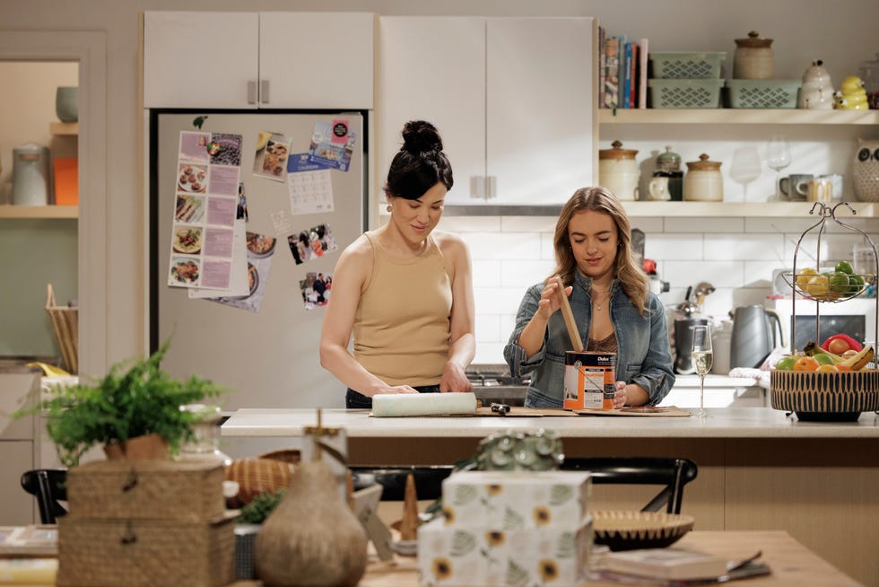 wendy rodwell and holly hoyland in neighbours