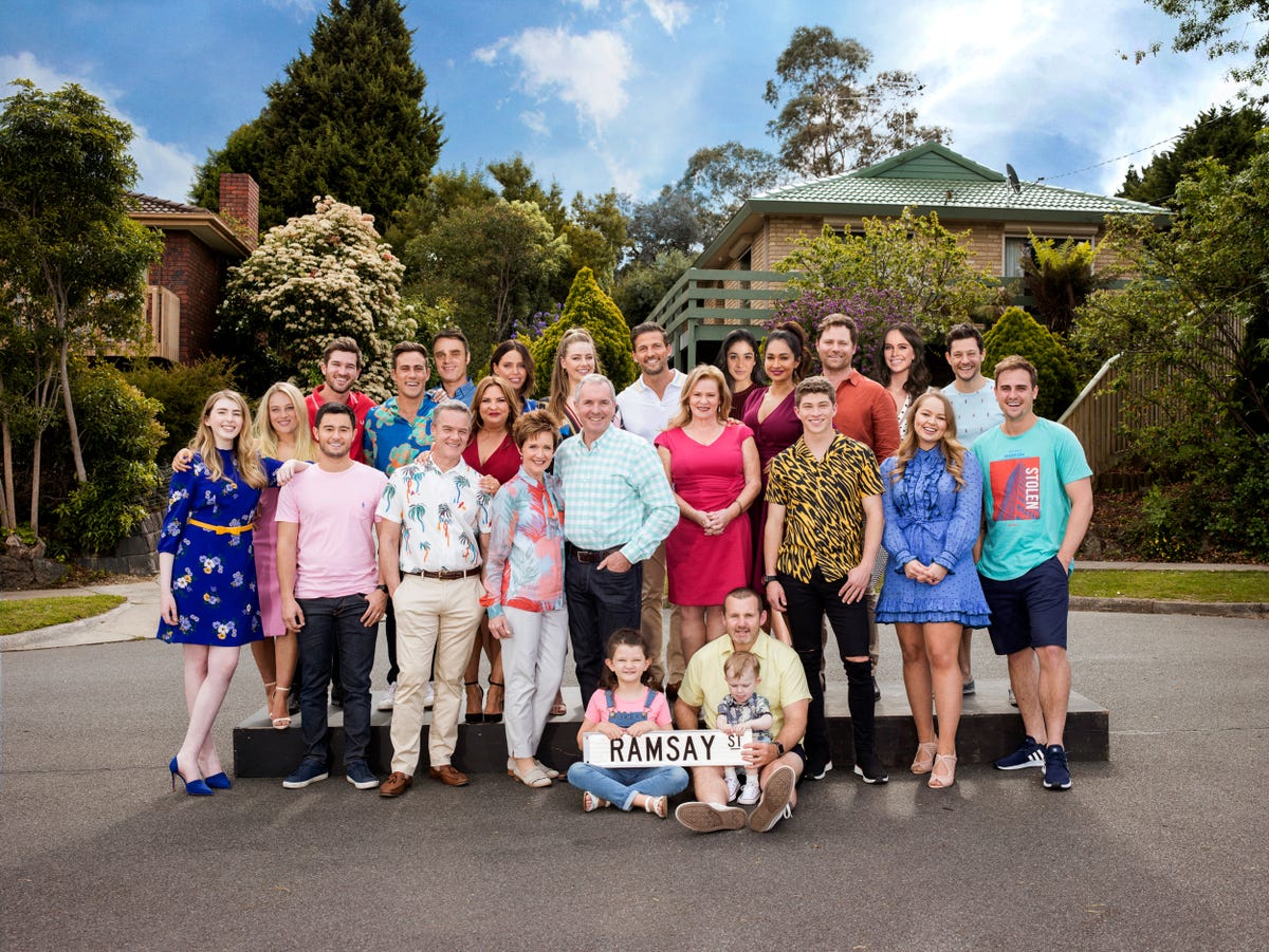 Neighbours on X: More #Neighbours cast than you can shake a stick at  #Neighbours30  / X