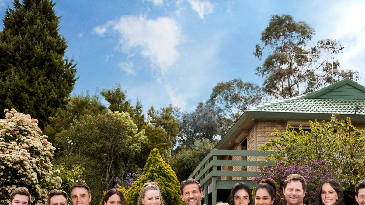 Neighbours on X: More #Neighbours cast than you can shake a stick at  #Neighbours30  / X