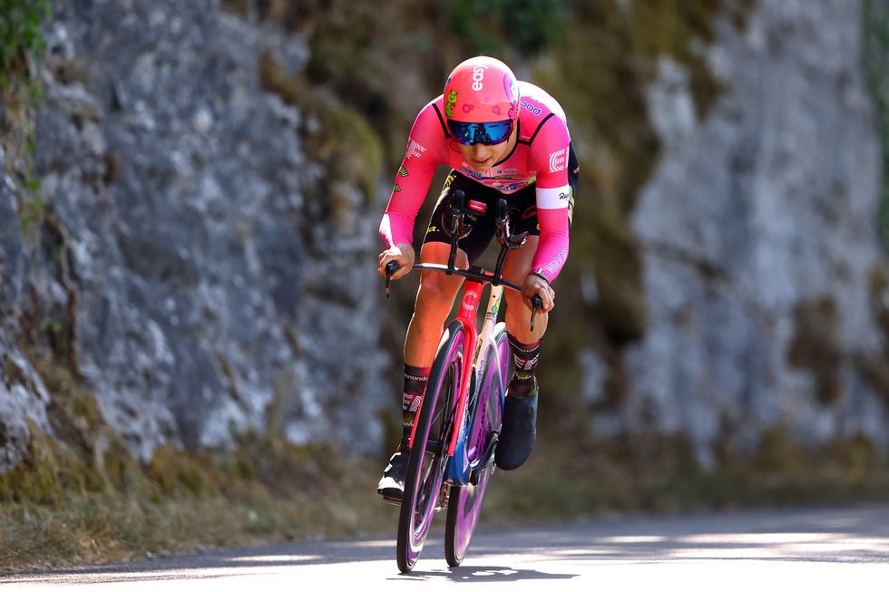 rocamadour, france july 23 neilson powless of united states and team ef education easypost sprints during the 109th tour de france 2022, stage 20 a 40,7km individual time trial from lacapelle marival to rocamadour tdf2022 worldtour on july 23, 2022 in rocamadour, france photo by michael steelegetty images
