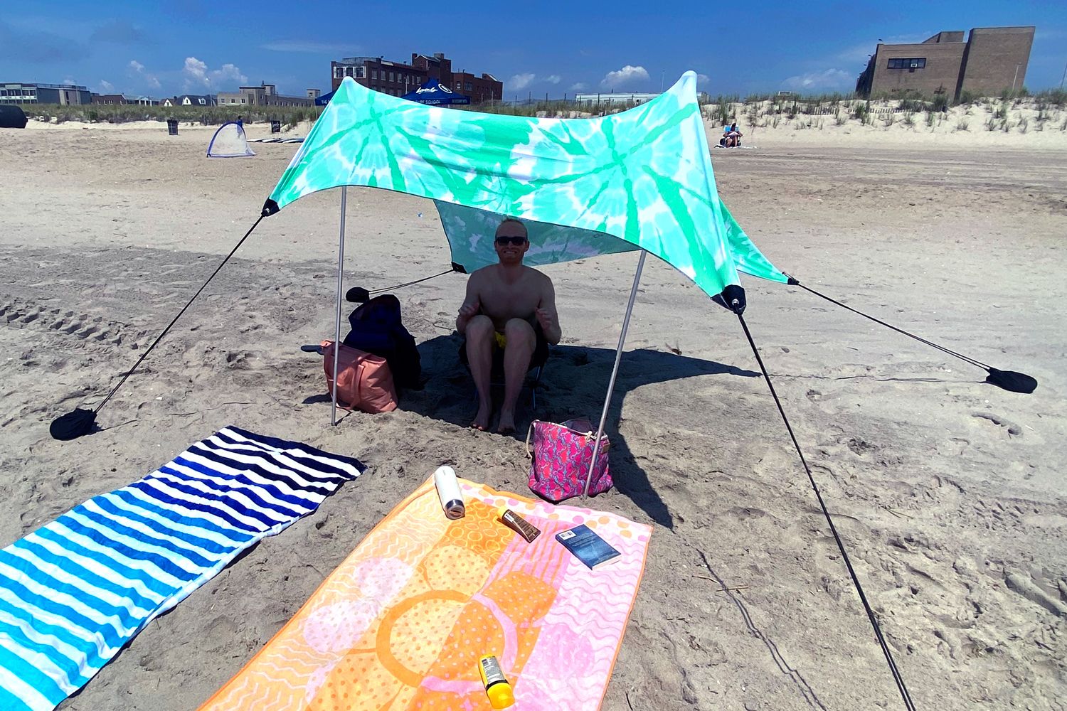 SUN NINJA 8 Person Pop Up Beach Tent Sun Shelter UPF 50+ Protection Shovel  Pegs
