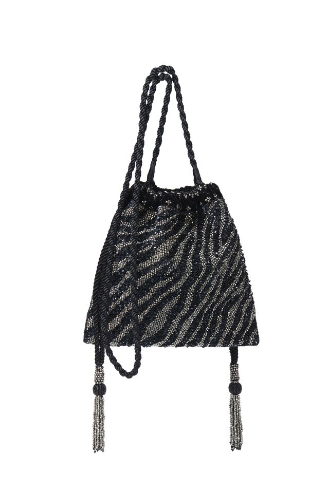 Bag, Handbag, Black, Fashion accessory, Shoulder bag, Leather, Chain, Hobo bag, Black-and-white, Metal, 