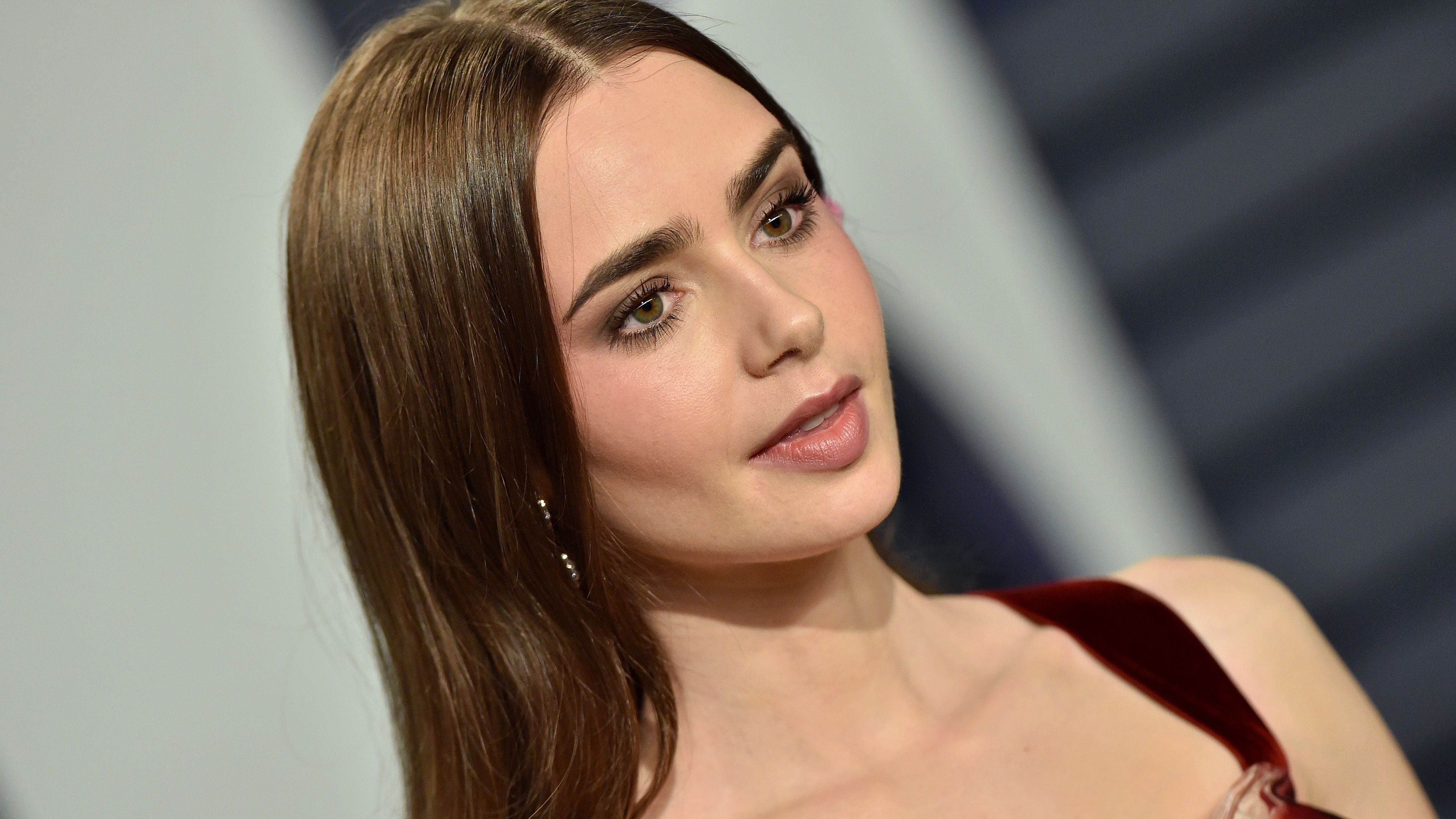 Lily Collins Brings French-Chic Style to NYC in Heels With Naked Toes &  Trench Dress on 'CBS Mornings