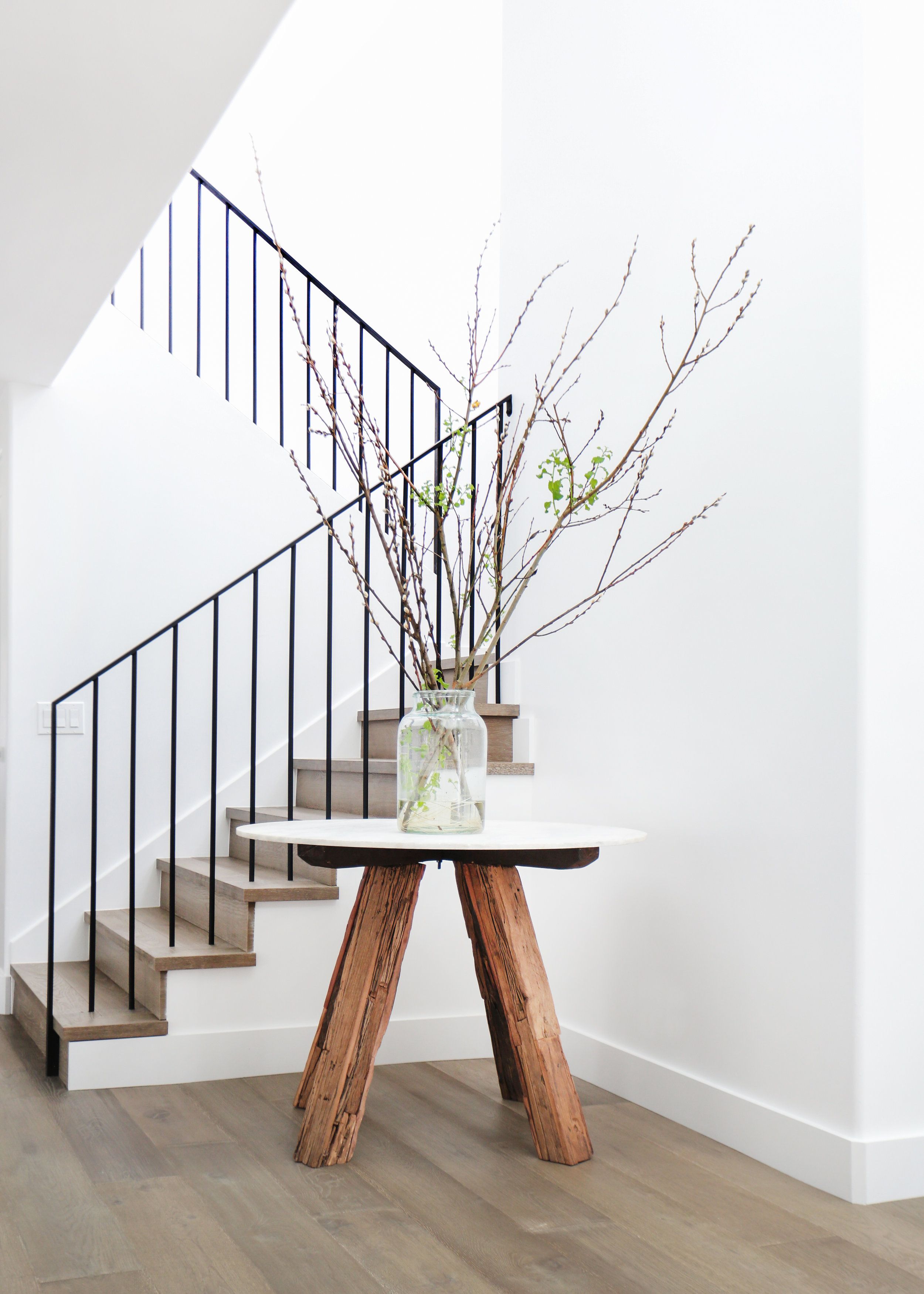 17 Brilliant Ways to Style Your Staircase