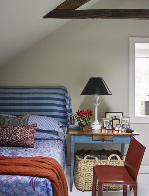 phillip smith home tour
primary bedroom
a les indiennes throw distinguishes
the headboard