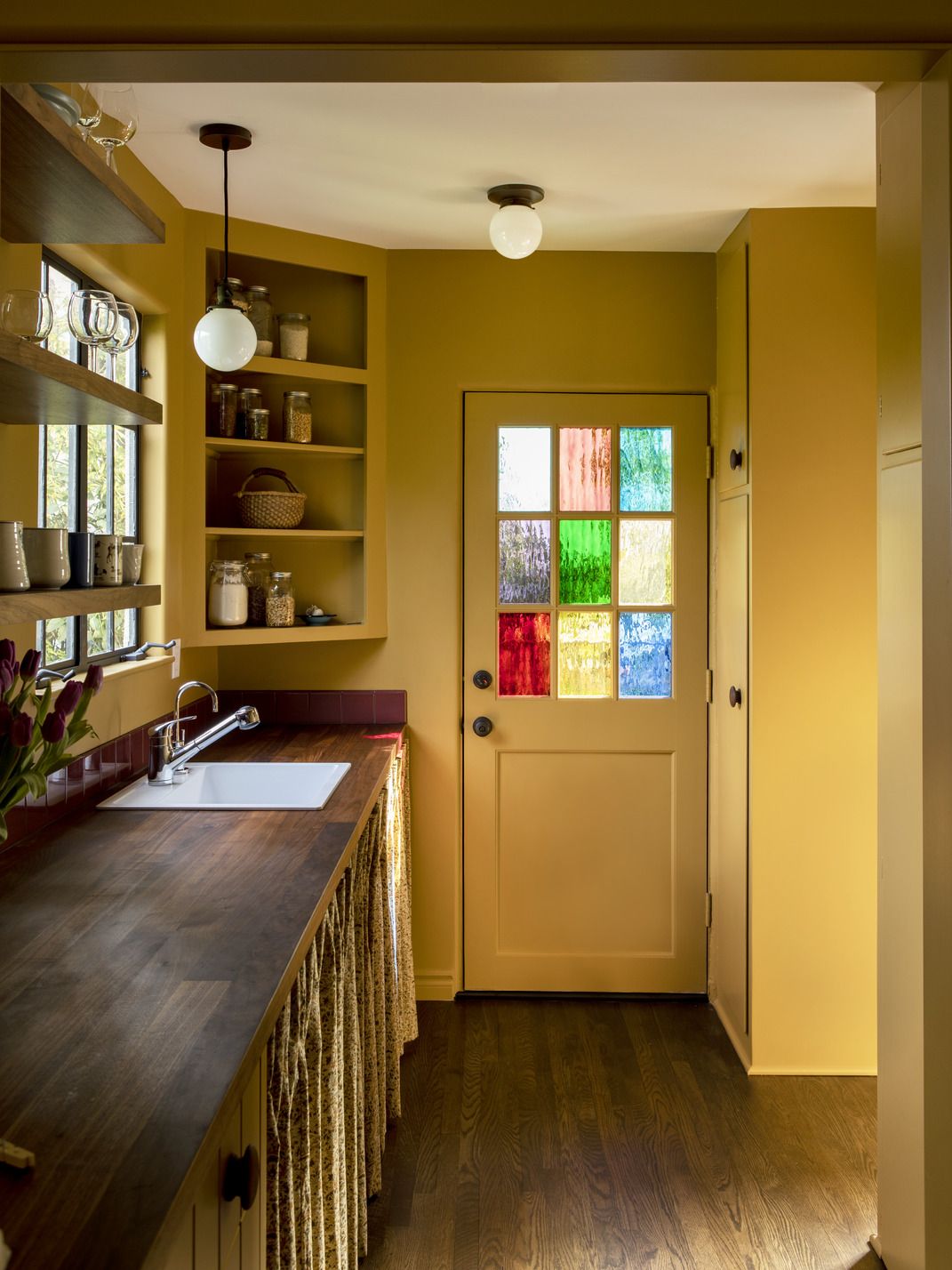 42 Colorful Kitchens That Are Anything But Neutral