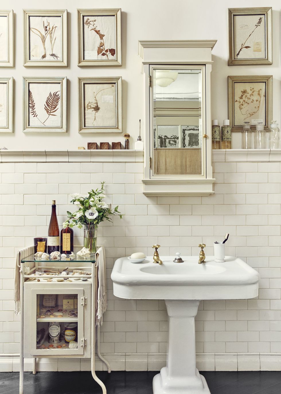 8 Small Bathroom Decorating Ideas You Have to Try