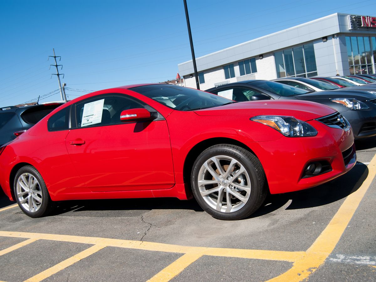 Nissan Altima or Nissan Maxima: Which is Best for You?
