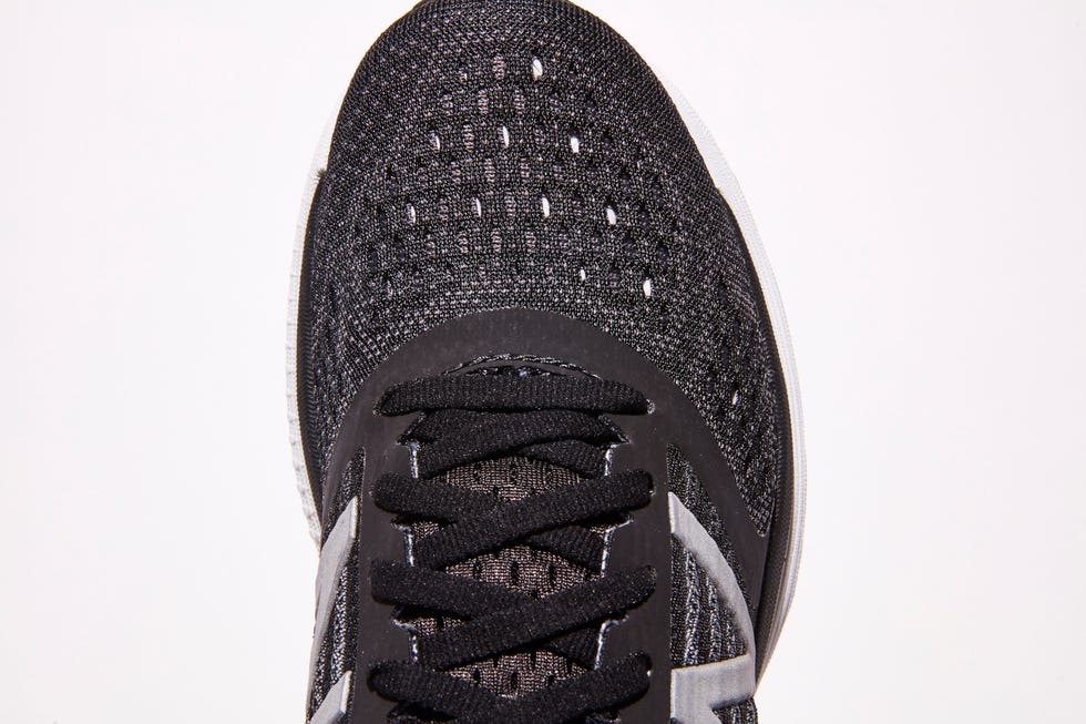 New Balance 860
