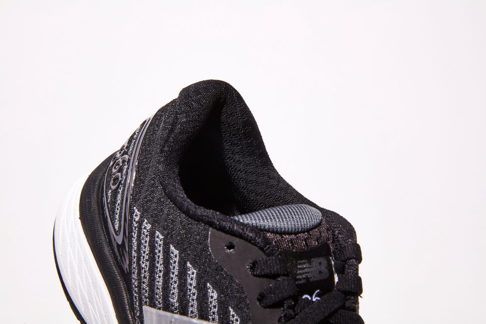 New Balance 860