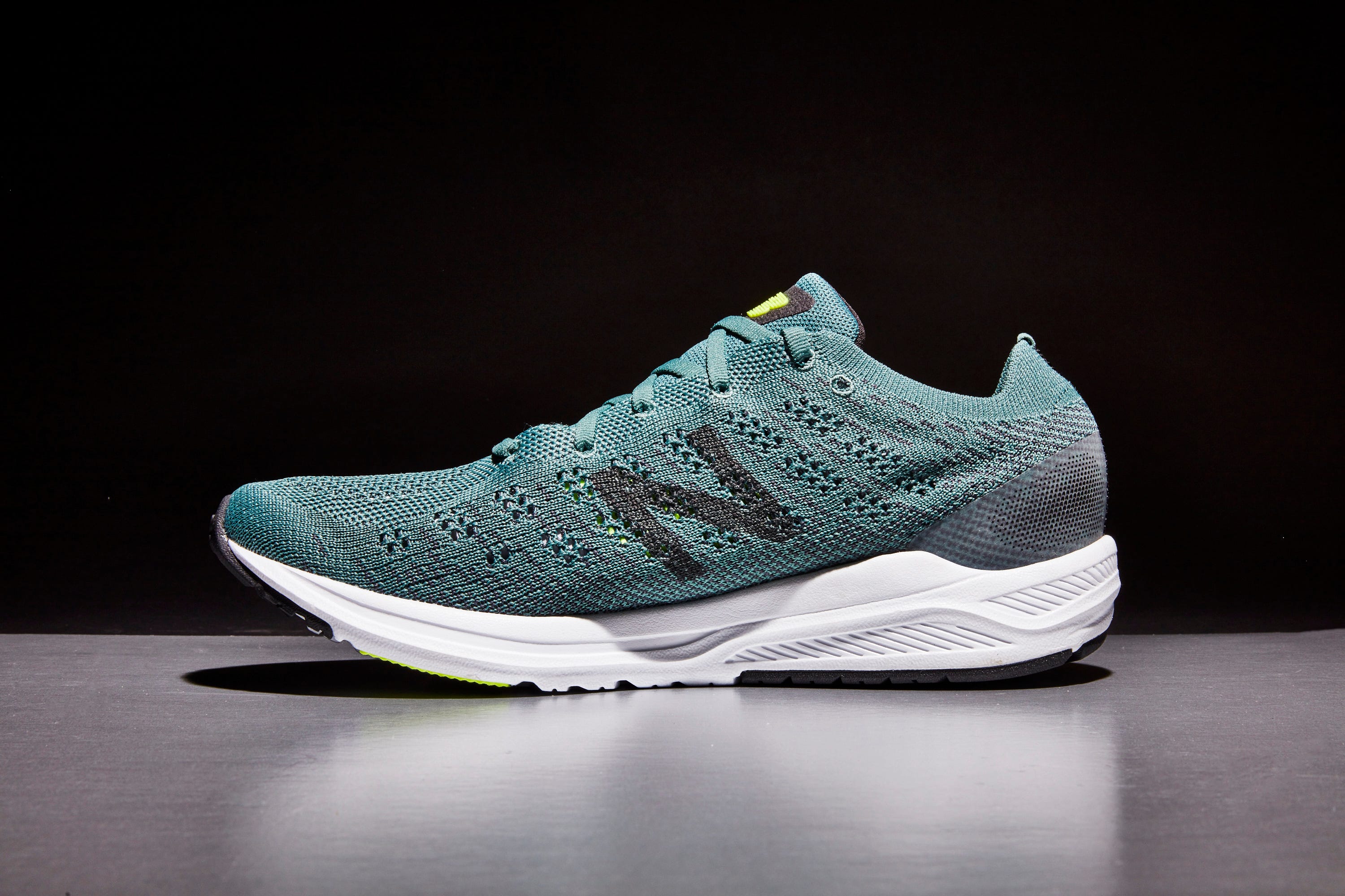 New Balance 890