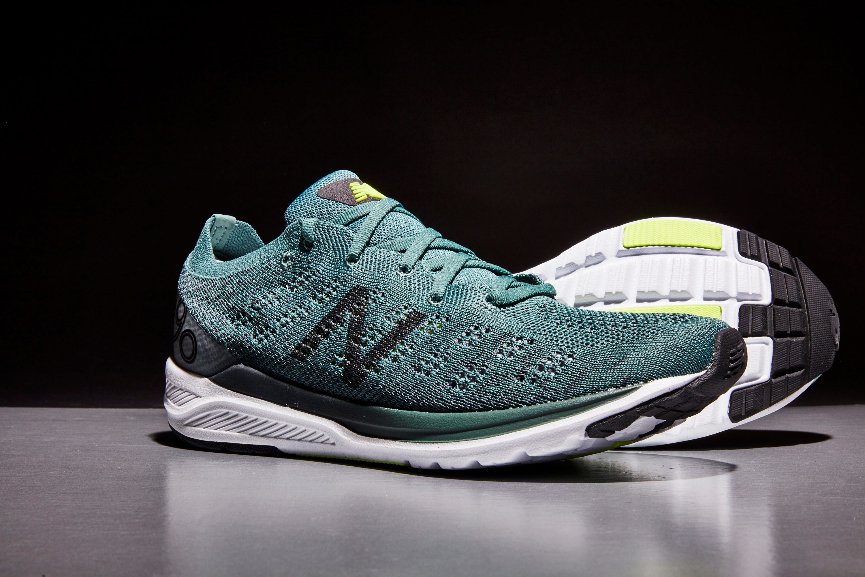 New Balance 890