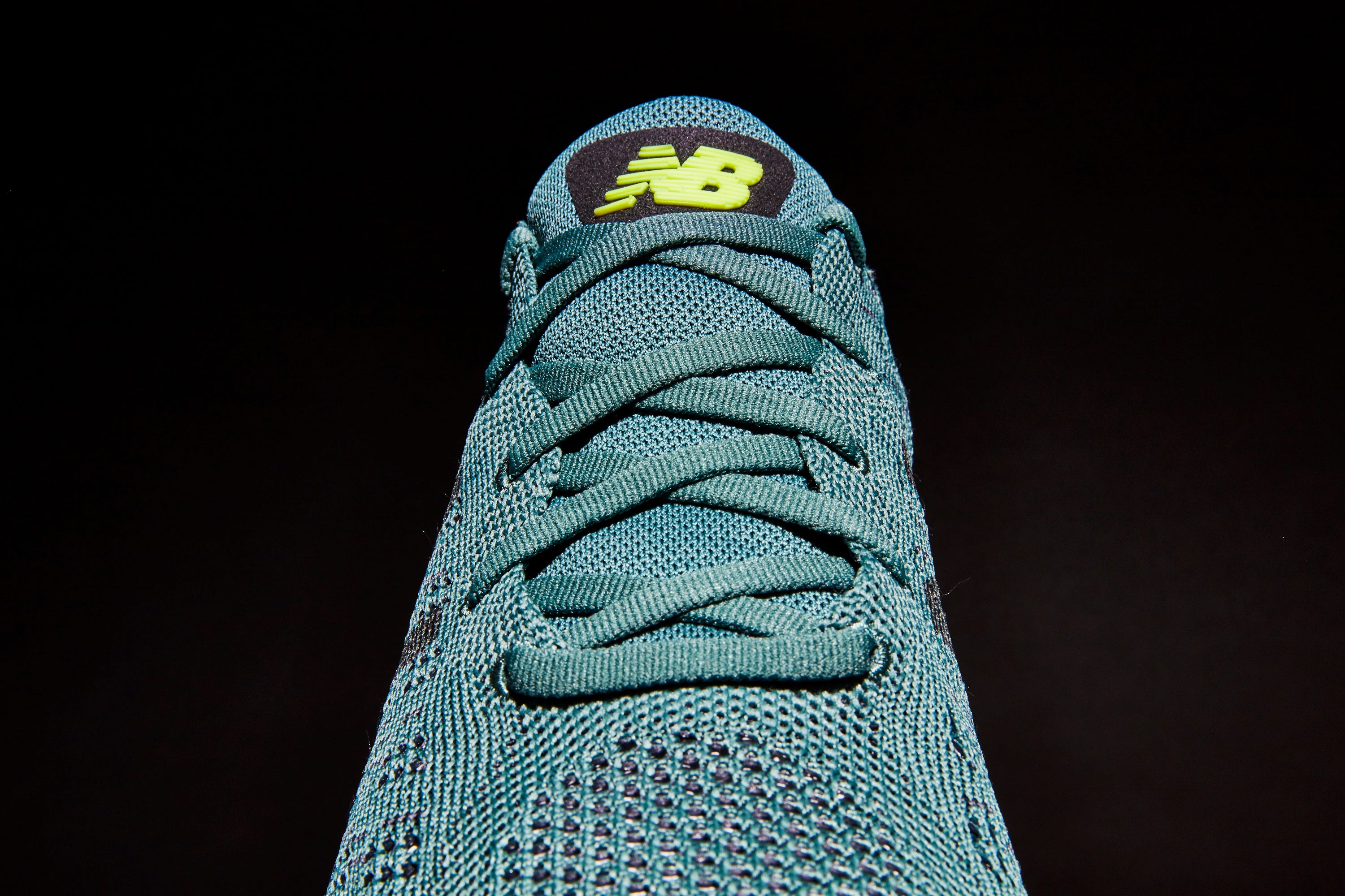 New Balance 890
