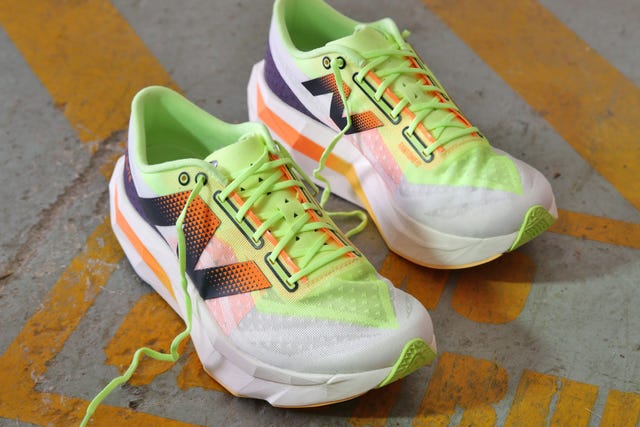 las zapatillas de running new balance fuelcell supercomp elite v4