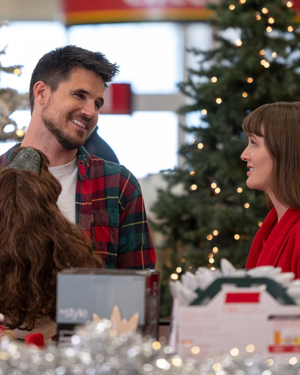 Eddie Murphy's New Christmas Movie Leads Streaming Top 10