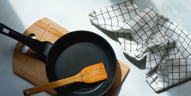 How To Season A Cast Iron Skillet - The Tortilla Channel