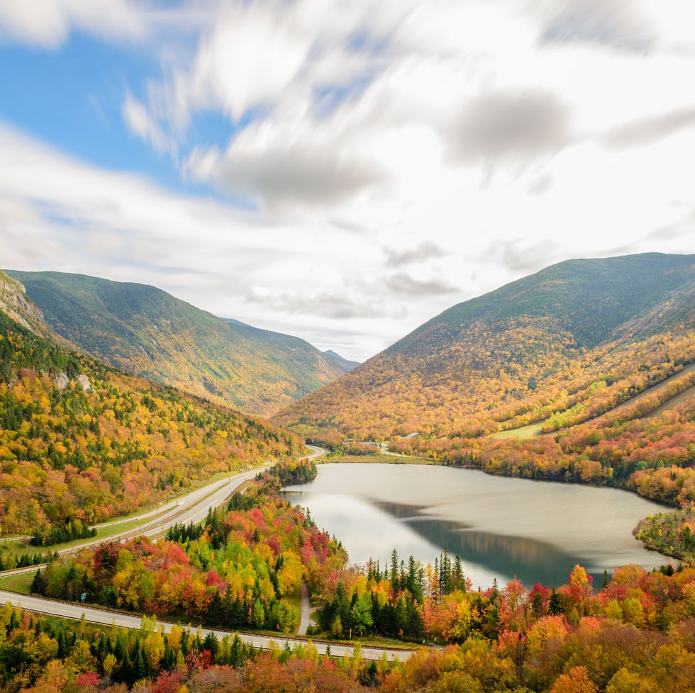 view from artists bluff in franconia notch state park