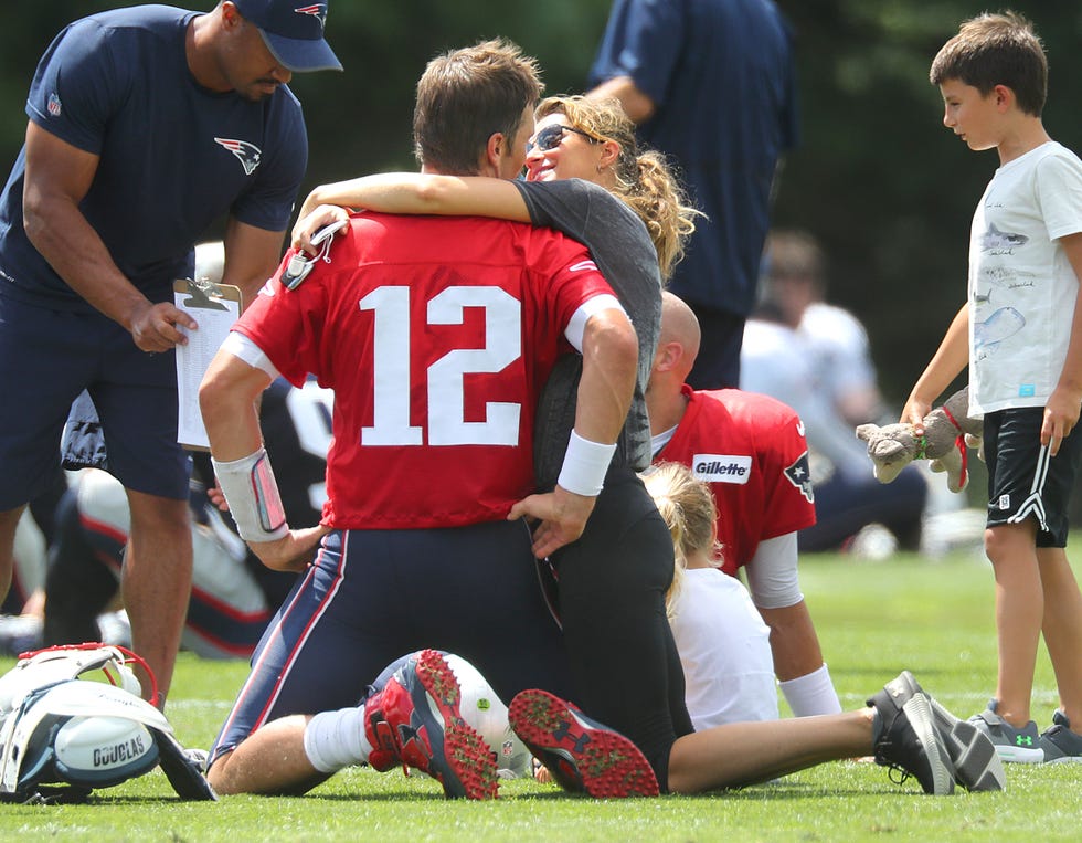 Gisele Bündchen And Tom Brady's Body Language, Per An Expert