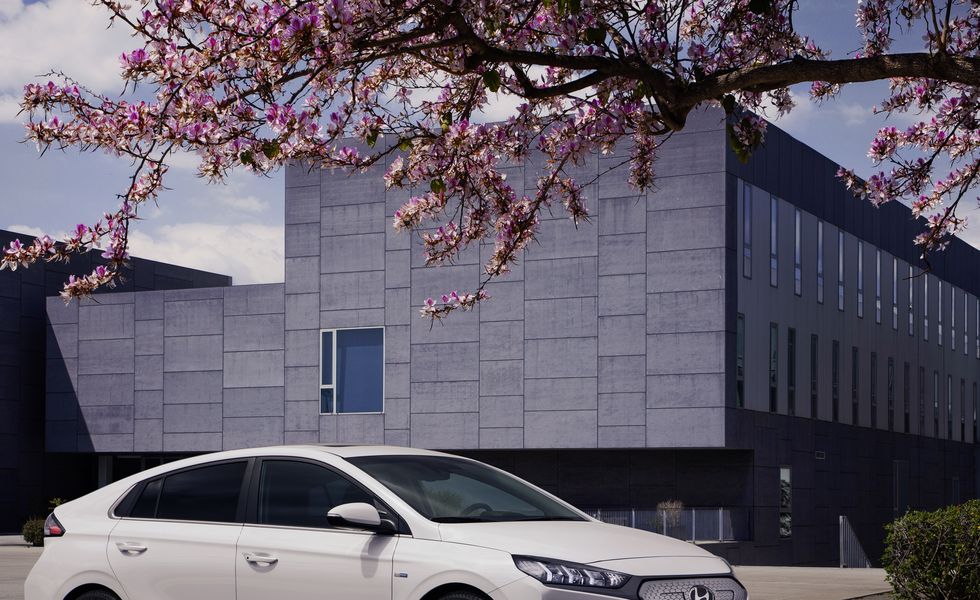 2020 Hyundai Ioniq Electric: 37% More Range for Just 8% More Dough