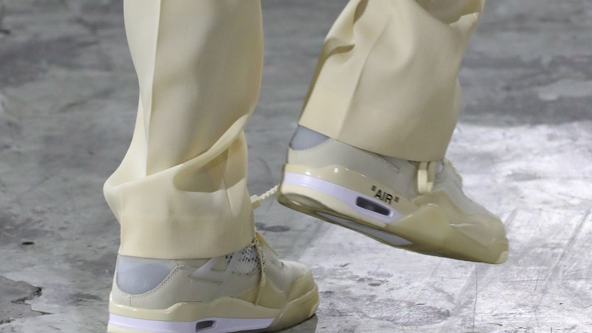 Virgil Abloh Off-White x Air Jordan 4 'Bred' Collab Instagram Images –  Footwear News