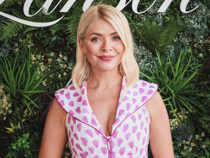Holly Willoughby's £39.50 M&S dress is perfect for the heatwave