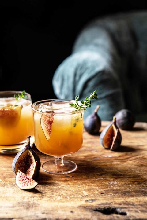 Drink, Whiskey sour, Food, Still life photography, Alcoholic beverage, Wine cocktail, Hot toddy, Moscow mule, Ingredient, Distilled beverage, 