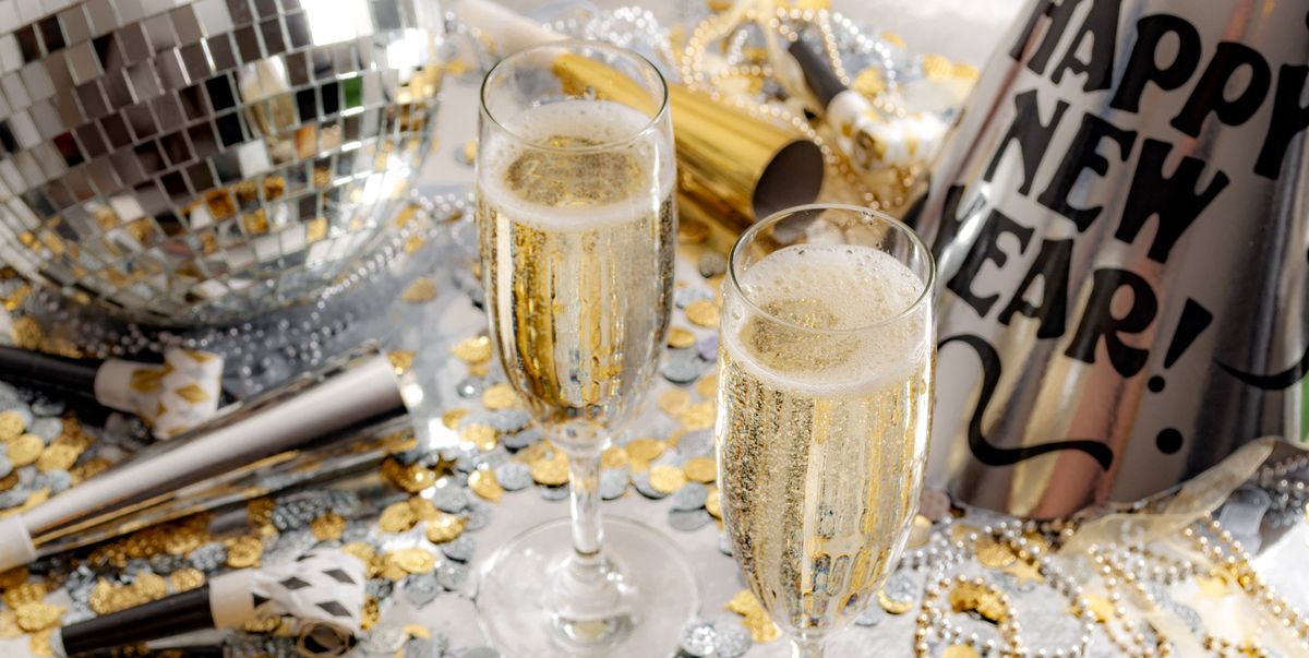 20 Best New Year\'s Eve Decorations 2024 - New Year\'s Eve Party Décor