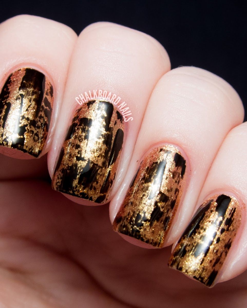 21 Classy Black and Gold Nail Designs and Ideas - The Nails Nation