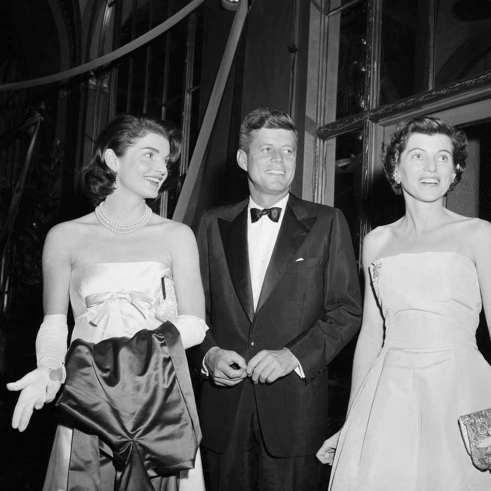 mr and mrs john f kennedy at ball