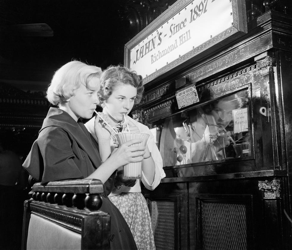 30 Vintage Photos of Ice Cream Parlors - Vintage Soda Fountain