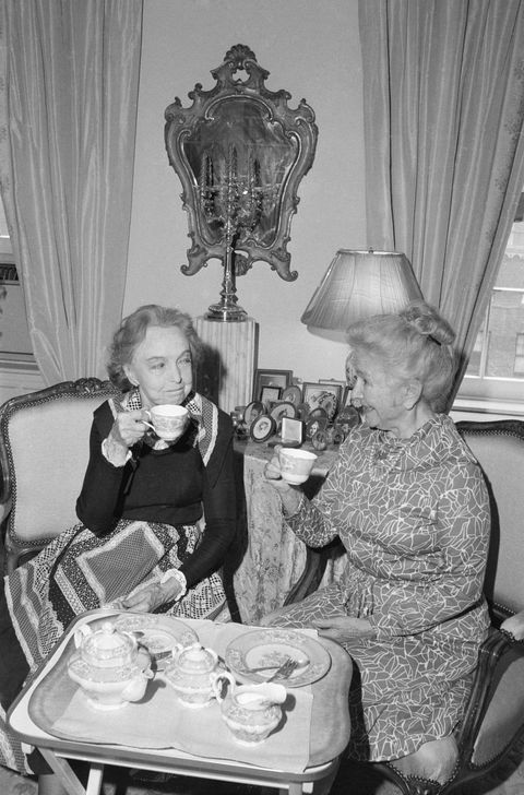 helen hayes and lillian gish having tea