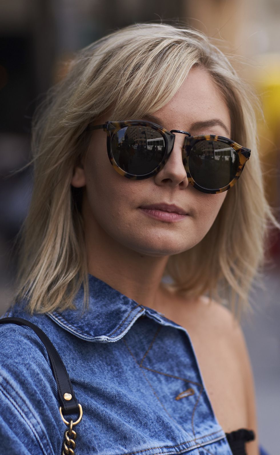 Eyewear, Sunglasses, Hair, Face, Cool, Blond, Hairstyle, Glasses, Street fashion, Beauty, 