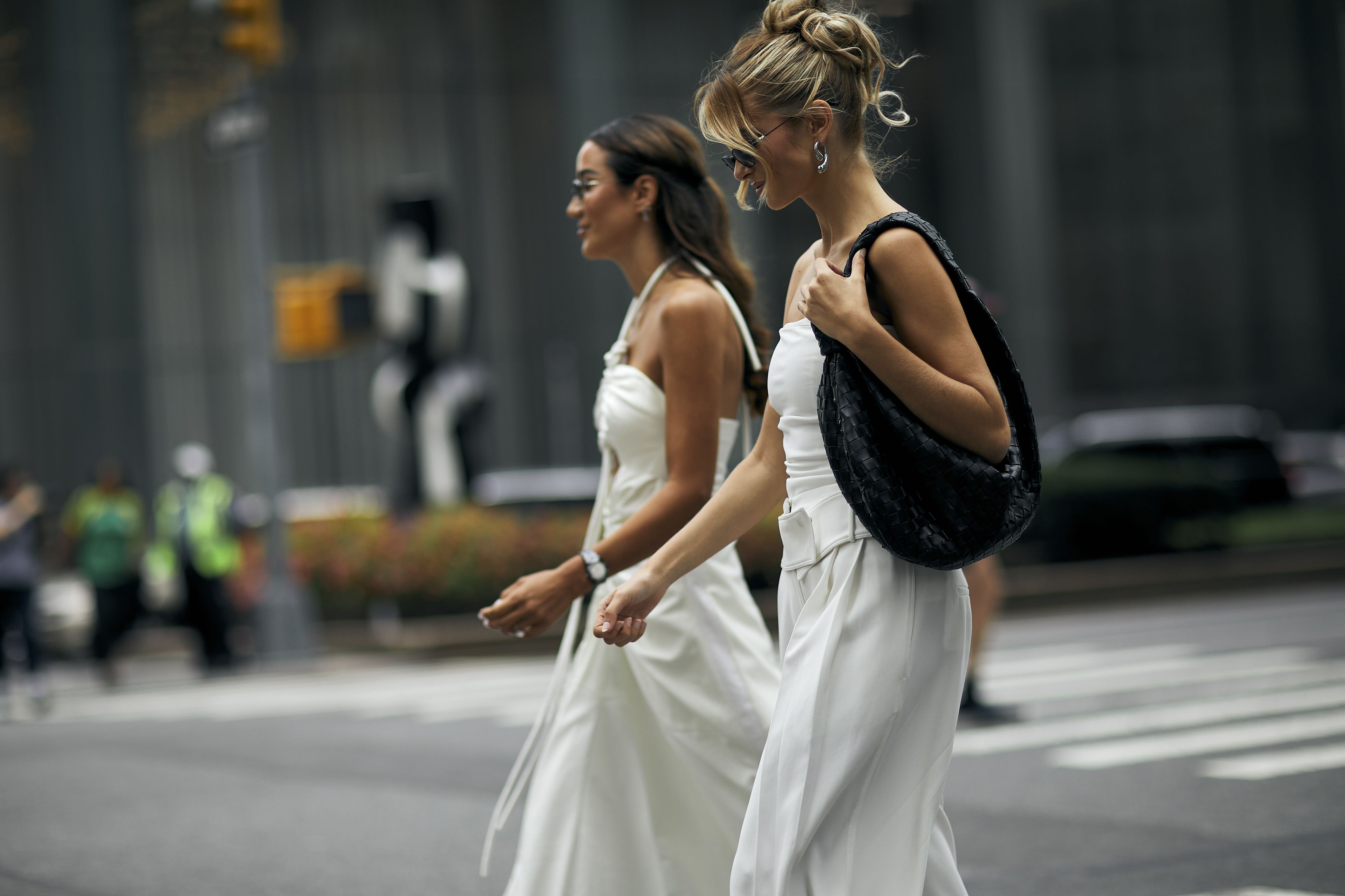 Second hand white outlet dress