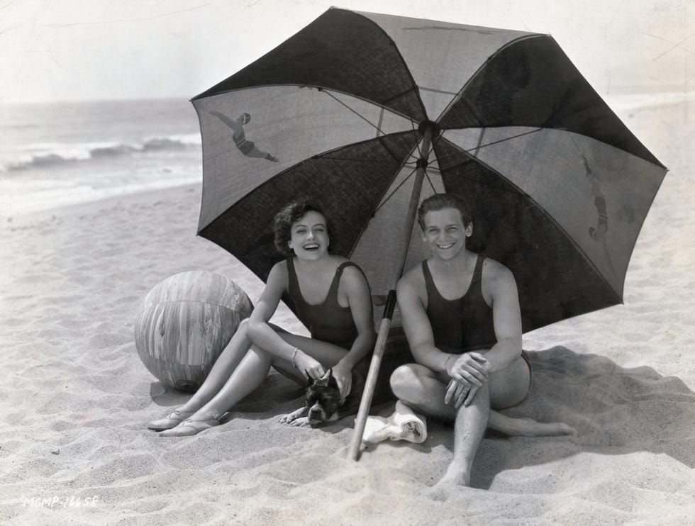 joan crawford and douglas fairbanks jr at the beach