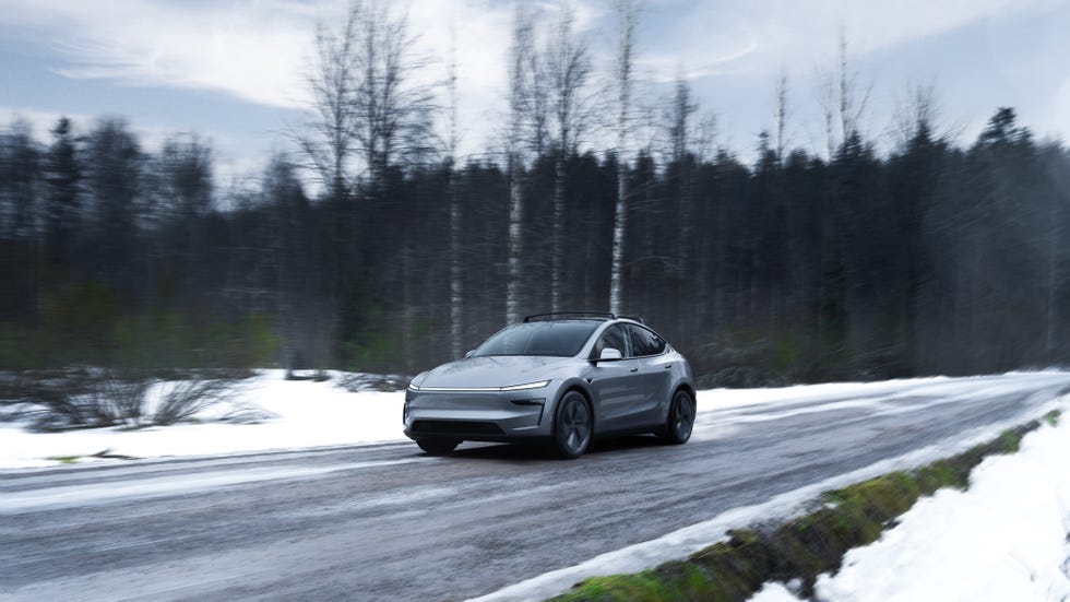2025 tesla model y