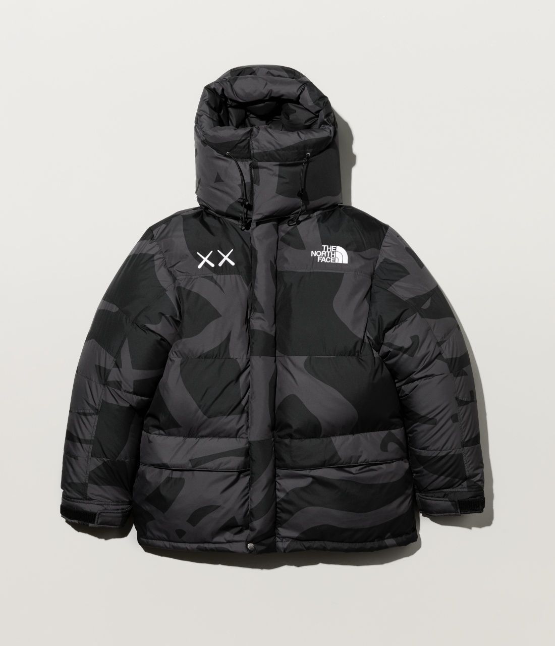 The North Face XX KAWS 第二波聯名開賣！黑白羽絨外套、毛帽、鞋子