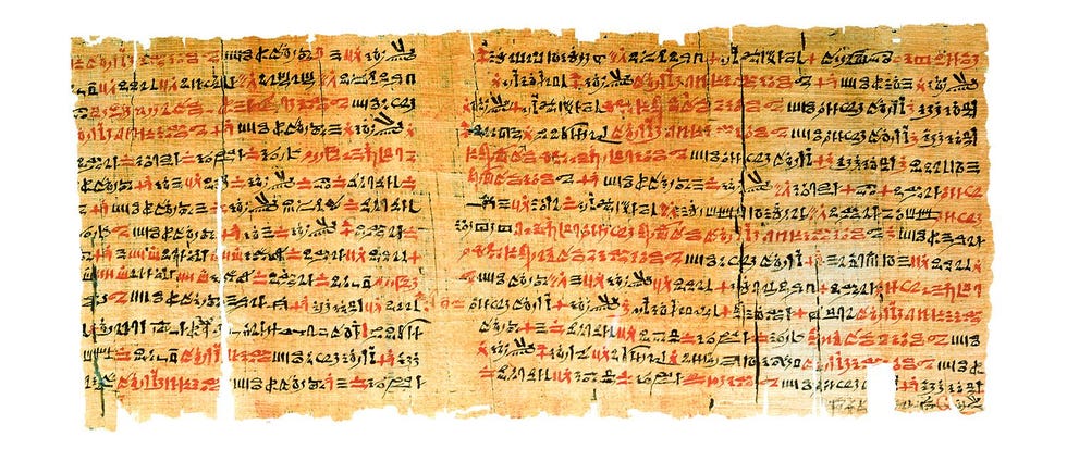 Vastgelegd op papyrus De oudste verwijzingen naar mogelijke pestsymptomen komen uit medische papyri van de 18de Dynastie 15391292 vC De Hearst Papyrus en de London Medical Papyrus spreken van de Aziatische ziekte die zich manifesteert wanneer het lichaam zwart uitslaat met zwarte vlekken Volgens de London Medical Papyrus ligt de geneeswijze in het toepassen van een spreuk die moet worden uitgesproken in de taal van de Keftiu de mensen van Kreta