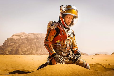 The MartianIn Andy Weirs futuristische vertelling wordt astronaut Mark Watney Matt Damon op Mars achtergelaten als zijn collegas denken dat hij dood is